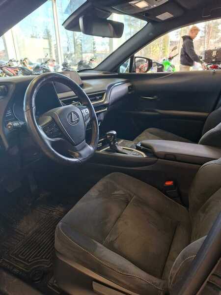 Lexus UX vaihtoauto