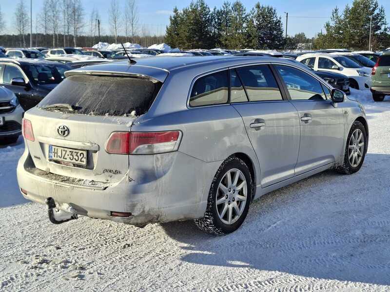 Toyota Avensis vaihtoauto