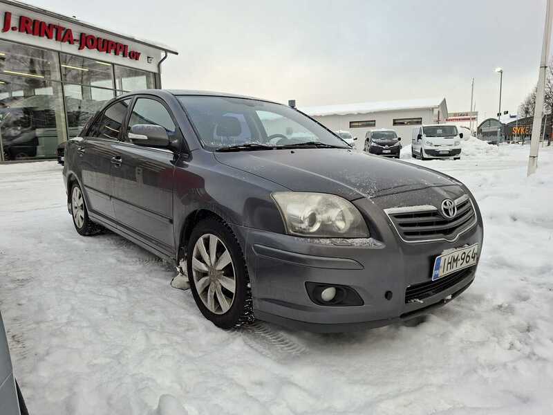 Toyota Avensis vaihtoauto