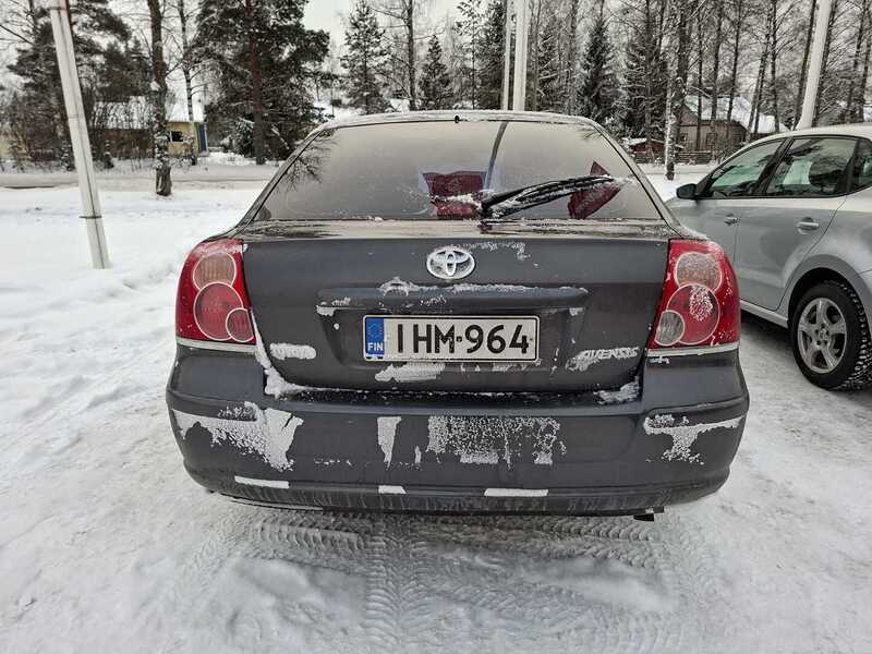 Toyota Avensis vaihtoauto