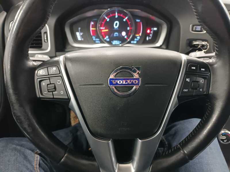 Volvo V60 Cross Country vaihtoauto