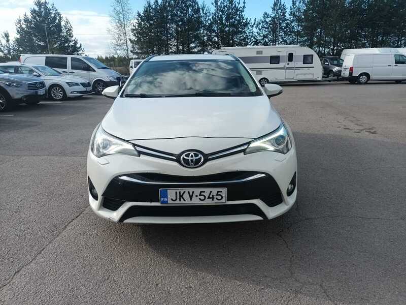 Toyota Avensis vaihtoauto