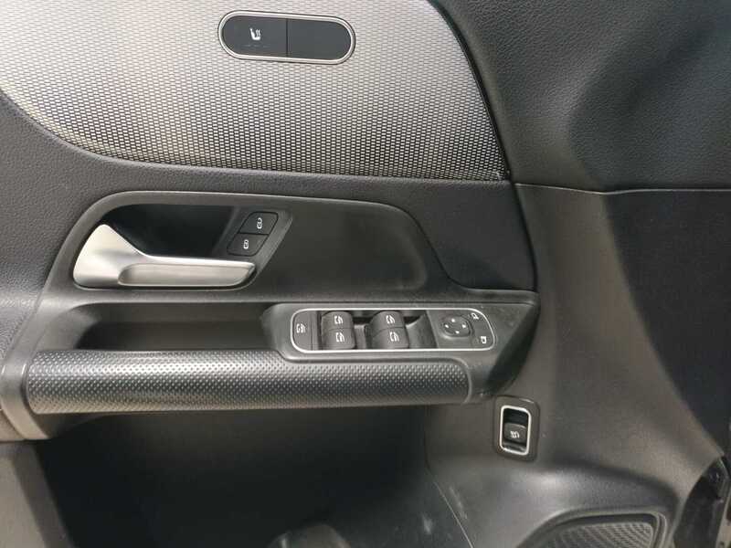 Mercedes-Benz GLB vaihtoauto