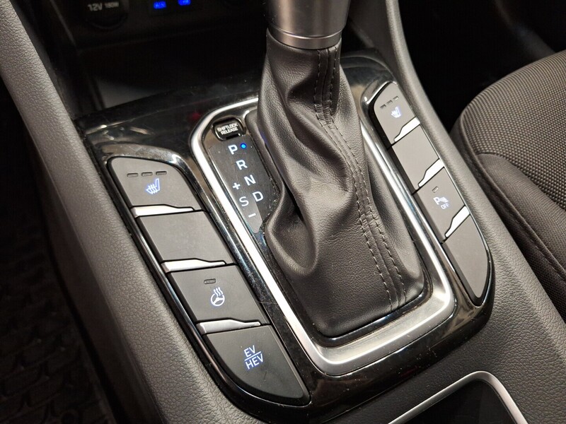 Hyundai IONIQ plug-in vaihtoauto