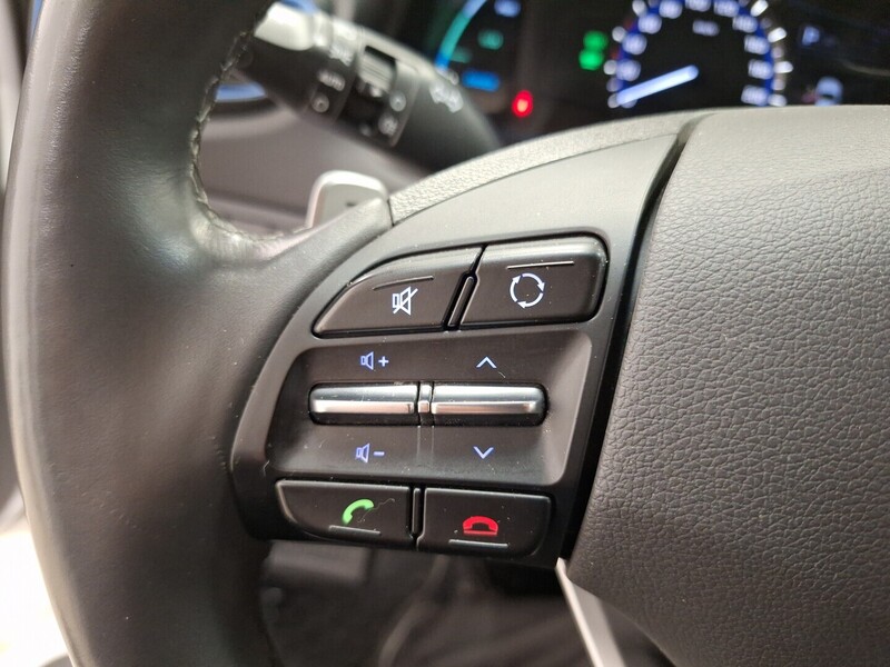 Hyundai IONIQ plug-in vaihtoauto