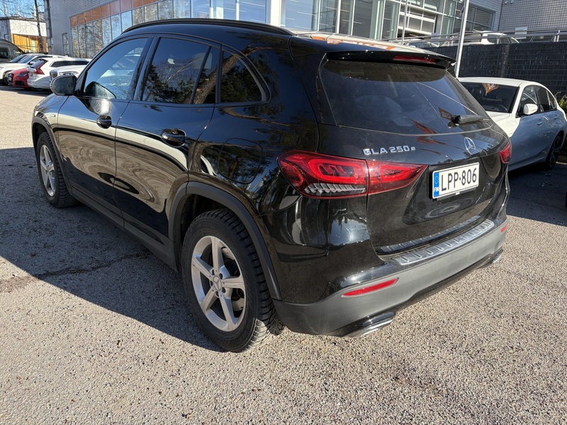 Mercedes-Benz GLA vaihtoauto