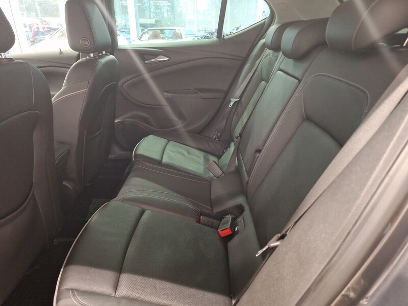 Opel Astra vaihtoauto