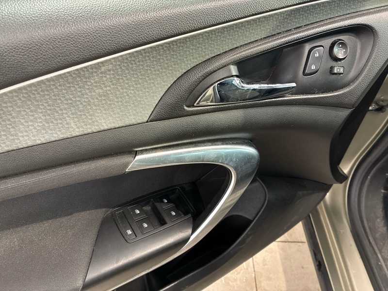 Opel Insignia vaihtoauto