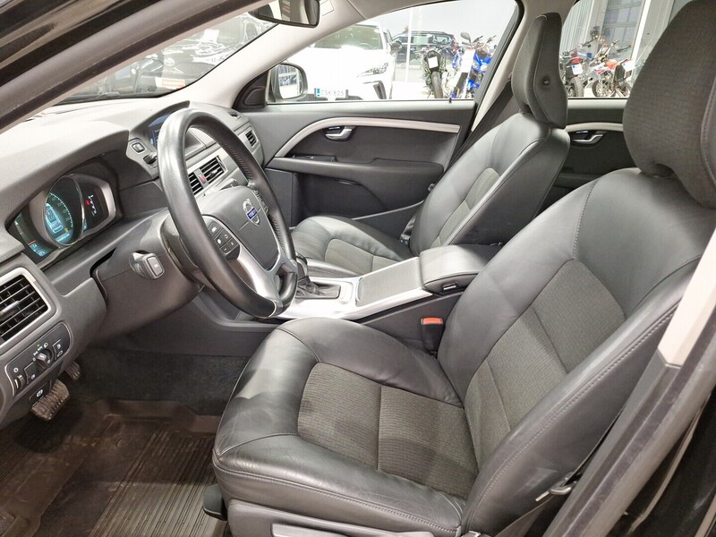 Volvo V70 vaihtoauto