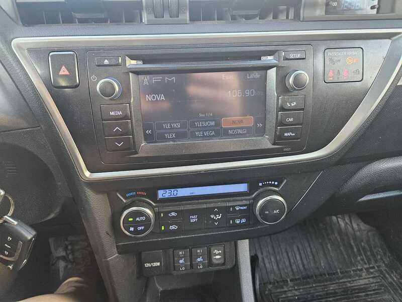 Toyota Auris vaihtoauto