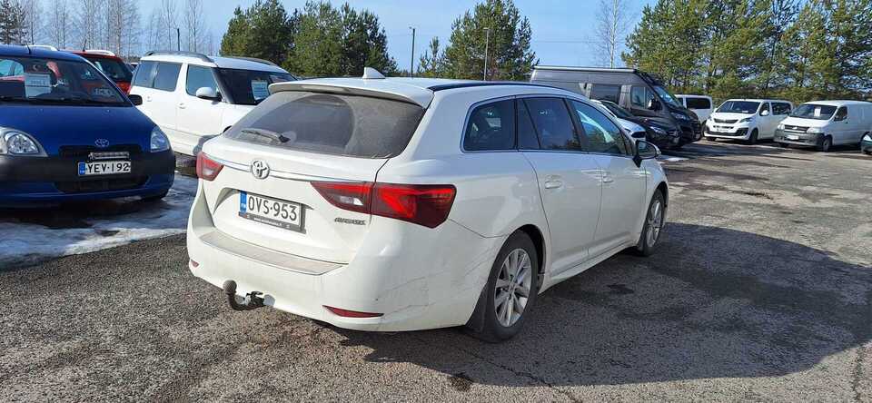 Toyota Avensis vaihtoauto