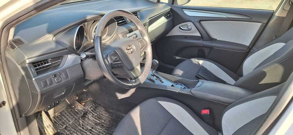 Toyota Avensis vaihtoauto