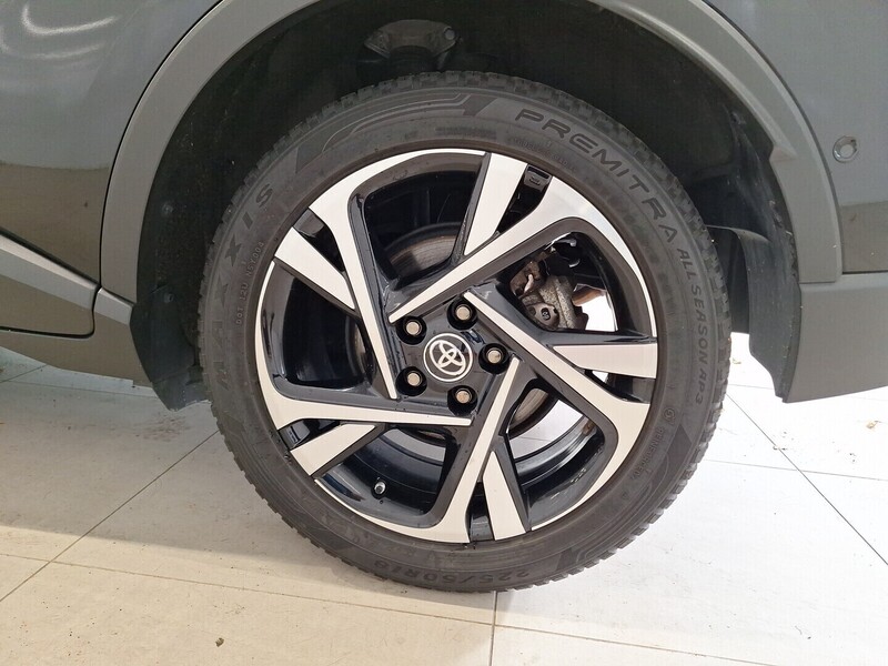 Toyota C-HR vaihtoauto