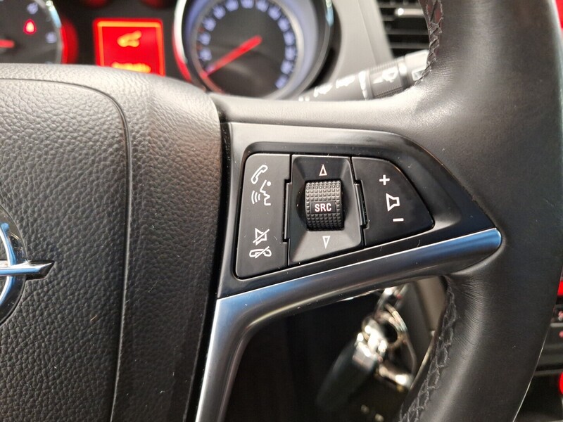 Opel Insignia vaihtoauto