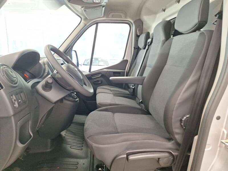 Nissan NV400 vaihtoauto