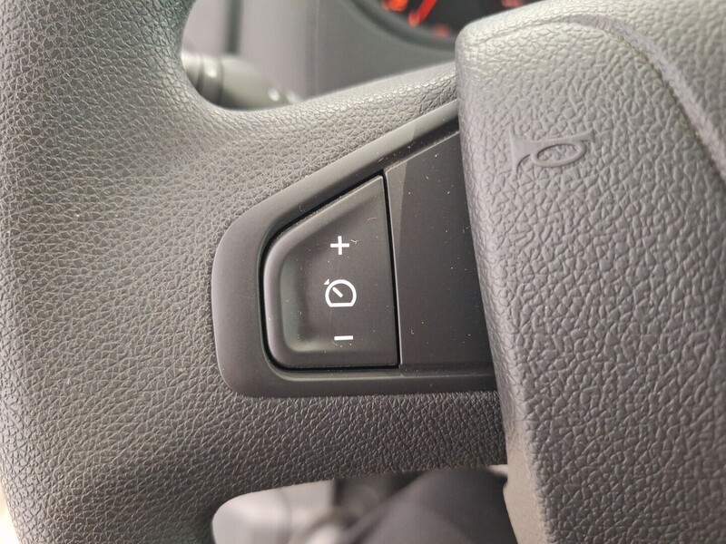 Nissan NV400 vaihtoauto