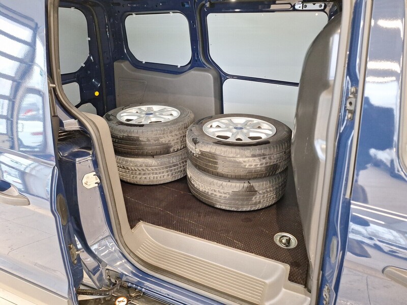 Ford Transit Connect vaihtoauto