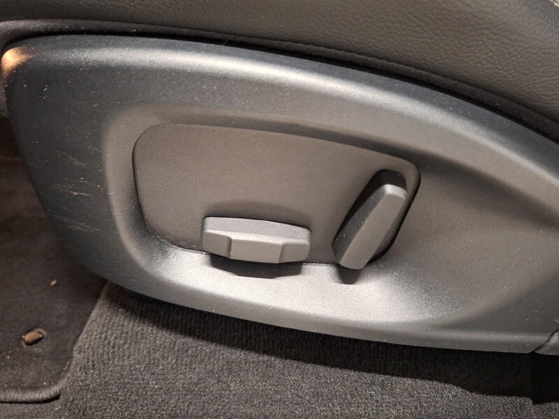 Jaguar F-PACE vaihtoauto