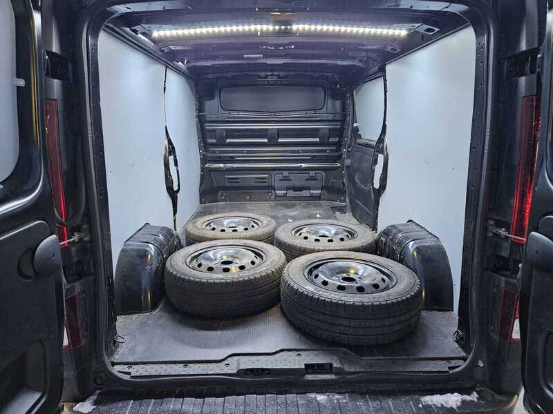 Nissan Primastar vaihtoauto