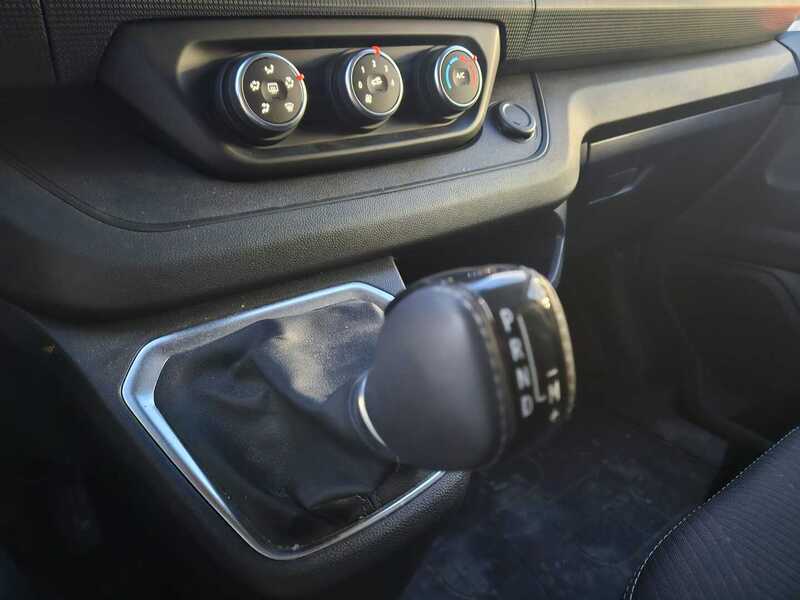 Nissan Primastar vaihtoauto