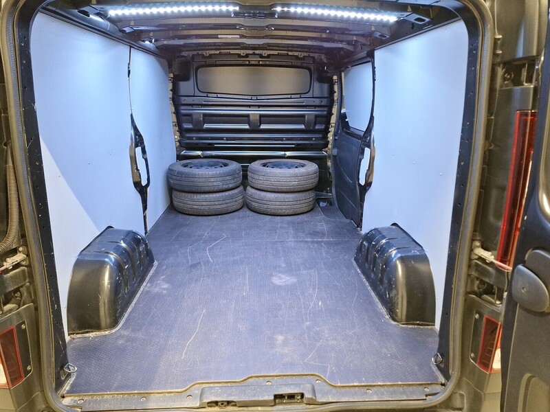 Nissan Primastar vaihtoauto