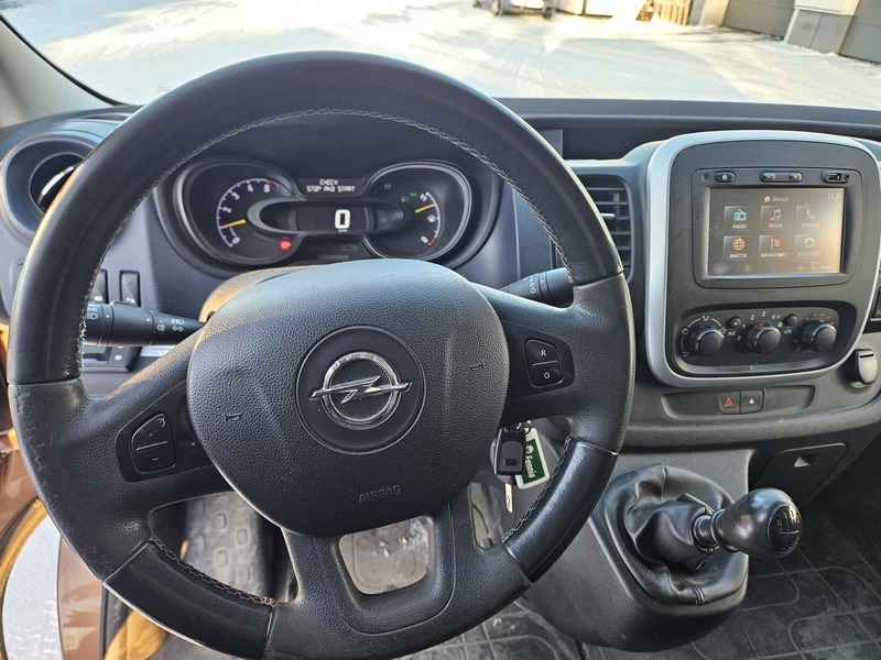 Opel Vivaro vaihtoauto