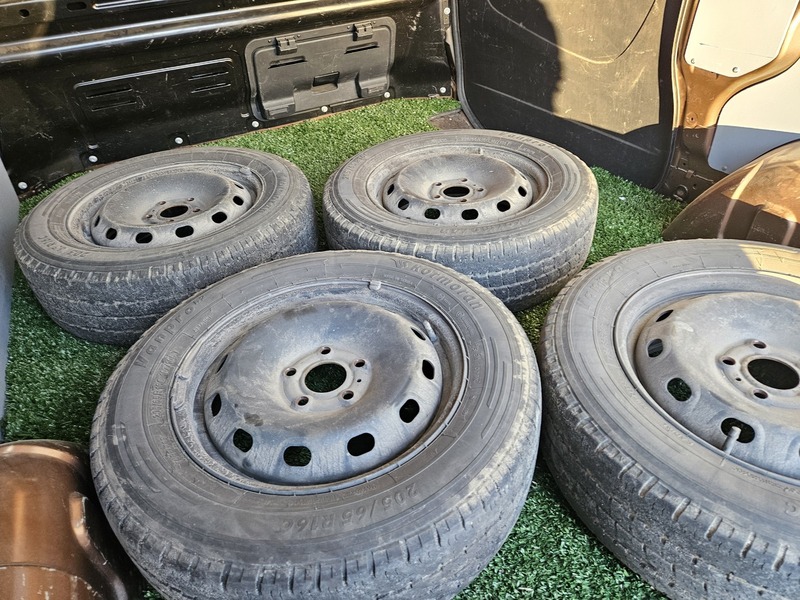 Opel Vivaro vaihtoauto