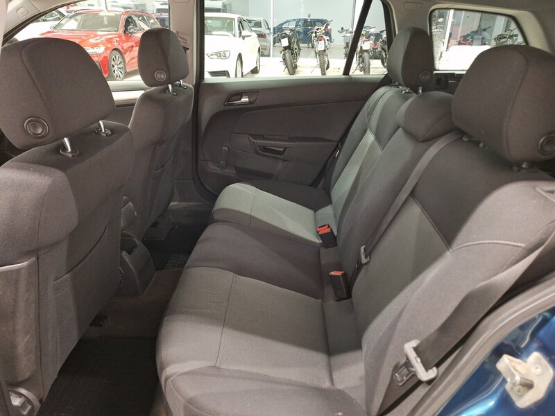 Opel Astra vaihtoauto