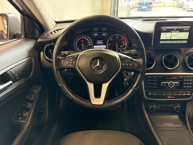 Mercedes-Benz GLA vaihtoauto