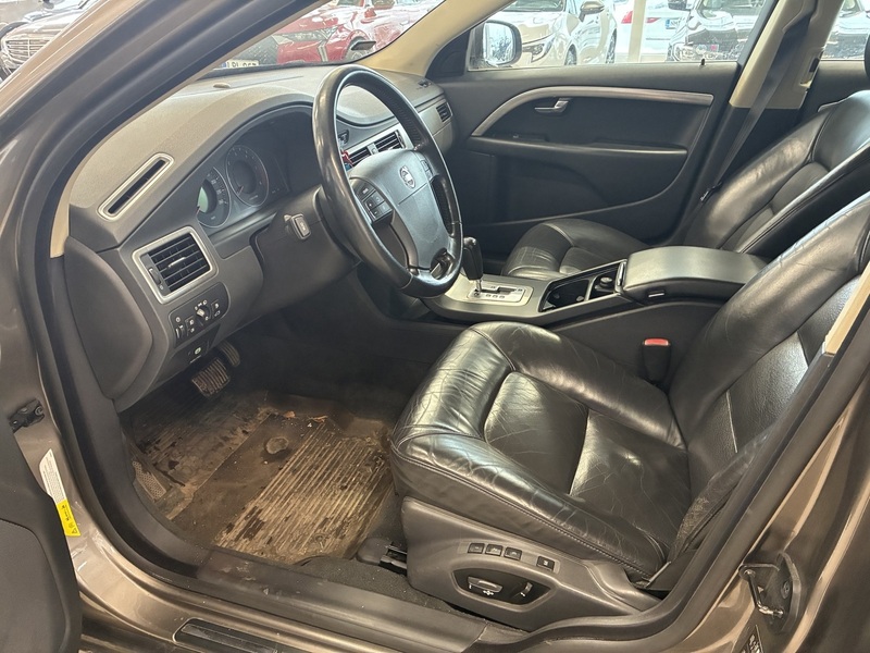 Volvo V70 vaihtoauto