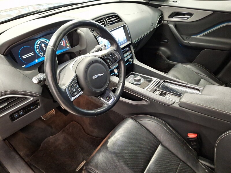 Jaguar F-PACE vaihtoauto