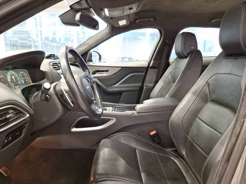 Jaguar F-PACE vaihtoauto