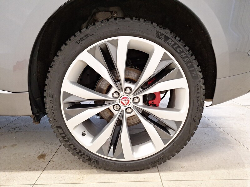 Jaguar F-PACE vaihtoauto