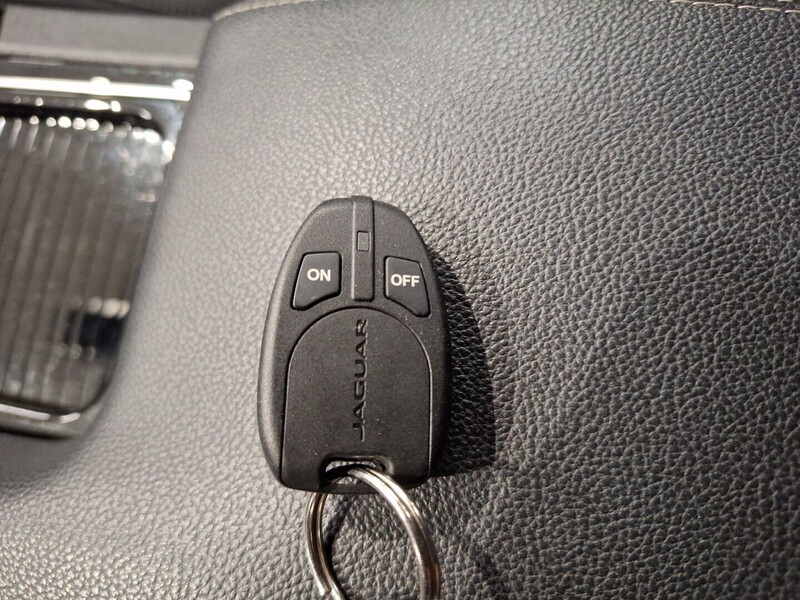 Jaguar F-PACE vaihtoauto