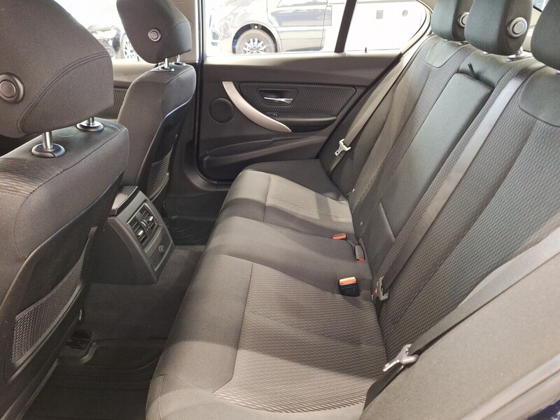 BMW 330 vaihtoauto