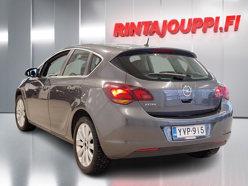 Opel Astra vaihtoauto