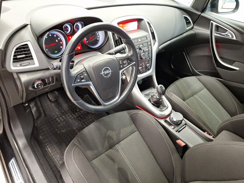 Opel Astra vaihtoauto