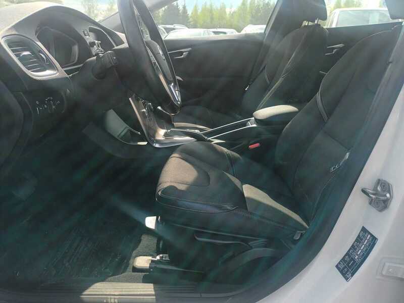 Volvo V40 Cross Country vaihtoauto
