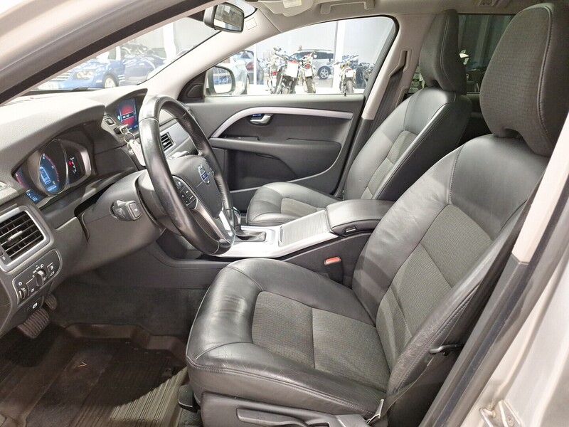 Volvo V70 vaihtoauto