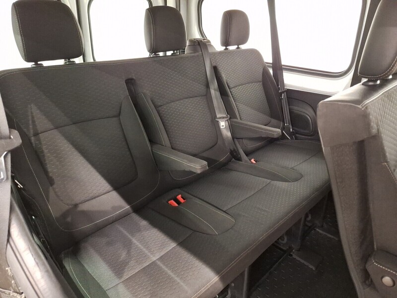 Opel Vivaro vaihtoauto