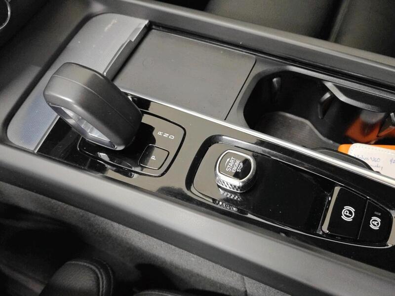 Volvo V60 Cross Country vaihtoauto