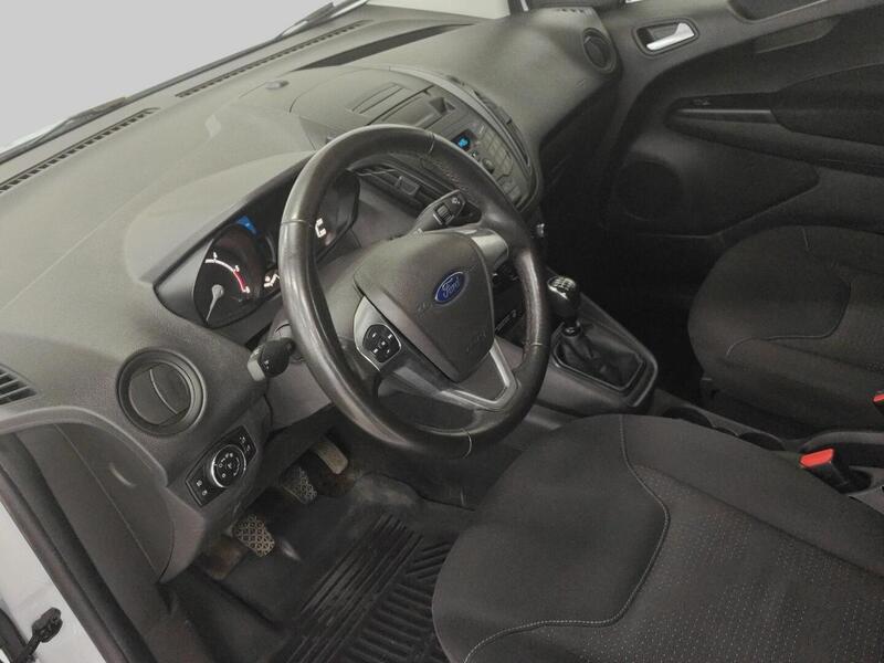 Ford Transit Courier vaihtoauto