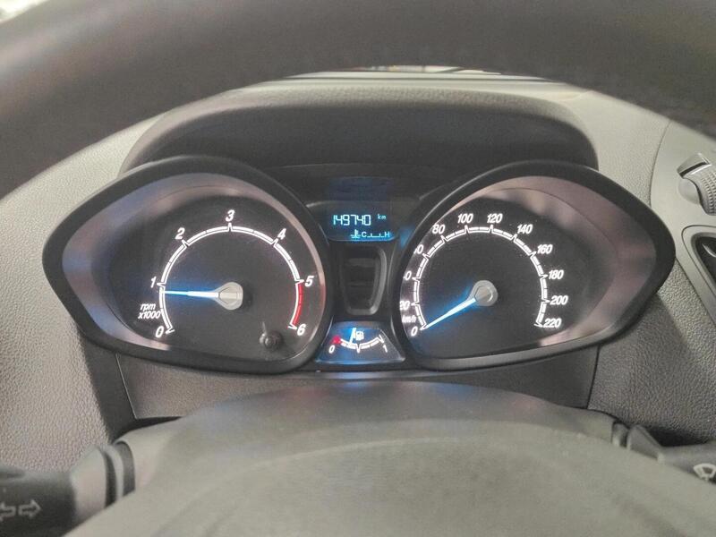 Ford Transit Courier vaihtoauto