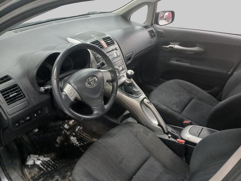 Toyota Auris vaihtoauto