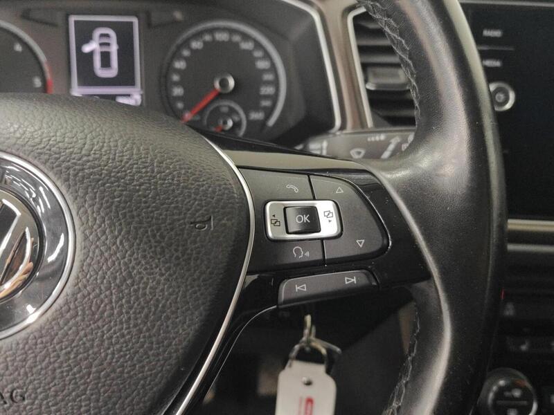 Volkswagen T-Roc vaihtoauto