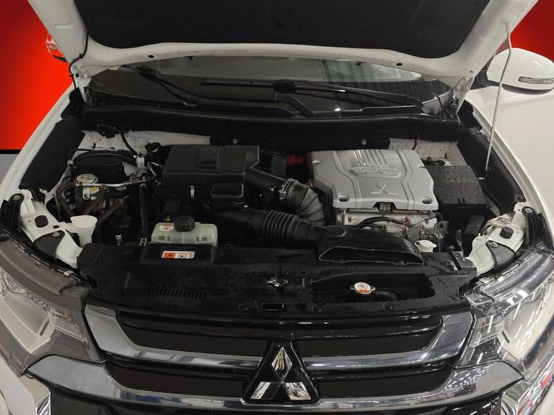Mitsubishi Outlander PHEV vaihtoauto
