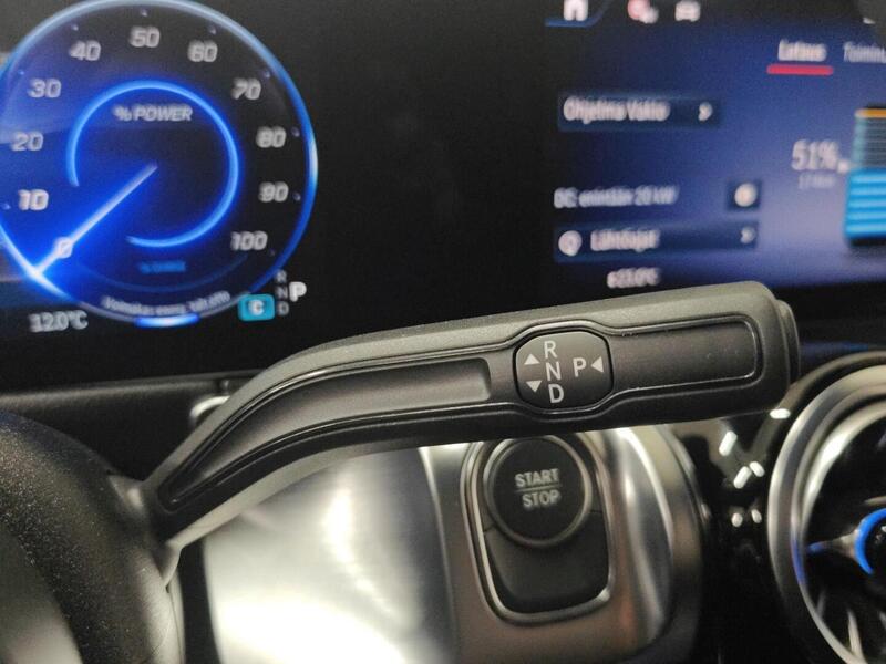 Mercedes-Benz EQB vaihtoauto