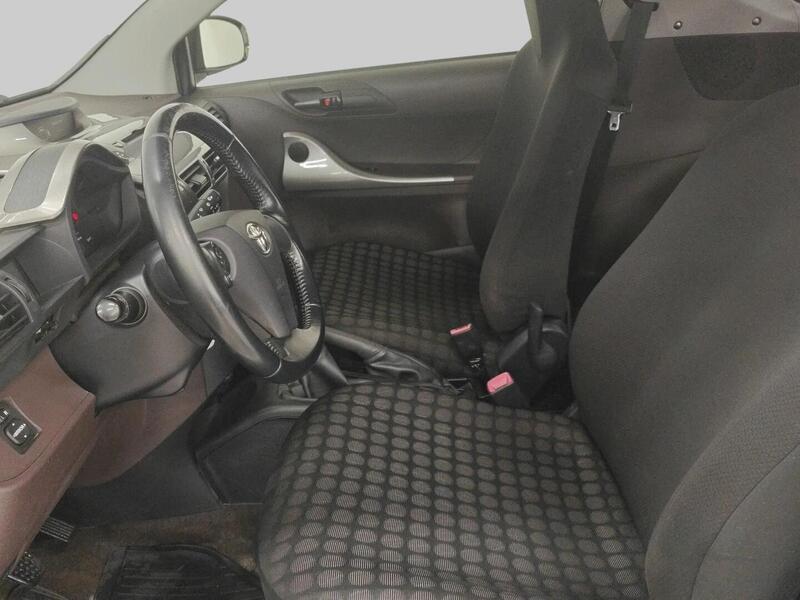 Toyota iQ vaihtoauto