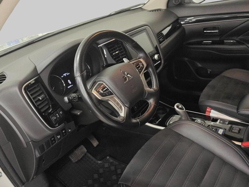 Mitsubishi Outlander PHEV vaihtoauto