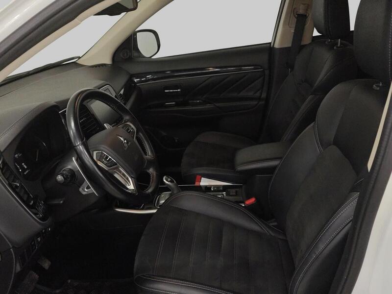 Mitsubishi Outlander PHEV vaihtoauto